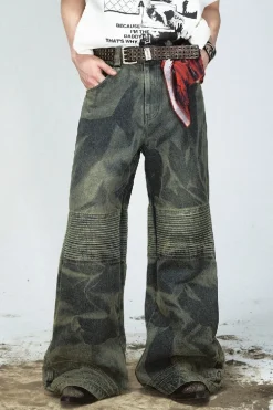 Camo Pleated Wide-Leg Cargo Pants