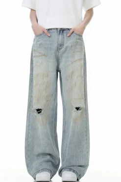 Distressed Cleanfit Straight Jeans