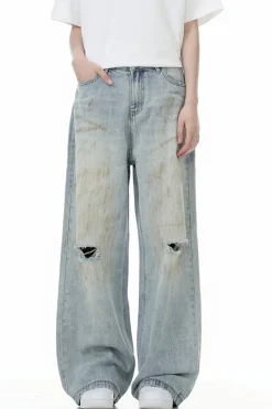 Distressed Cleanfit Straight Jeans