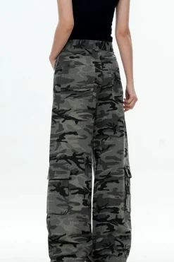 Wrinkled Camo Multi-Pocket Pants
